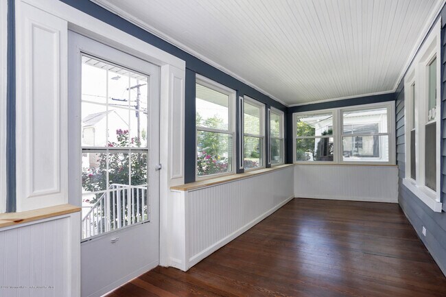 Building Photo - 58 Elm Pl