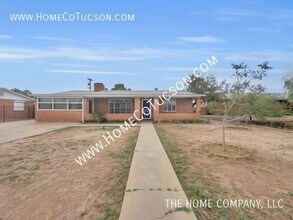Building Photo - 4738 E Cooper St