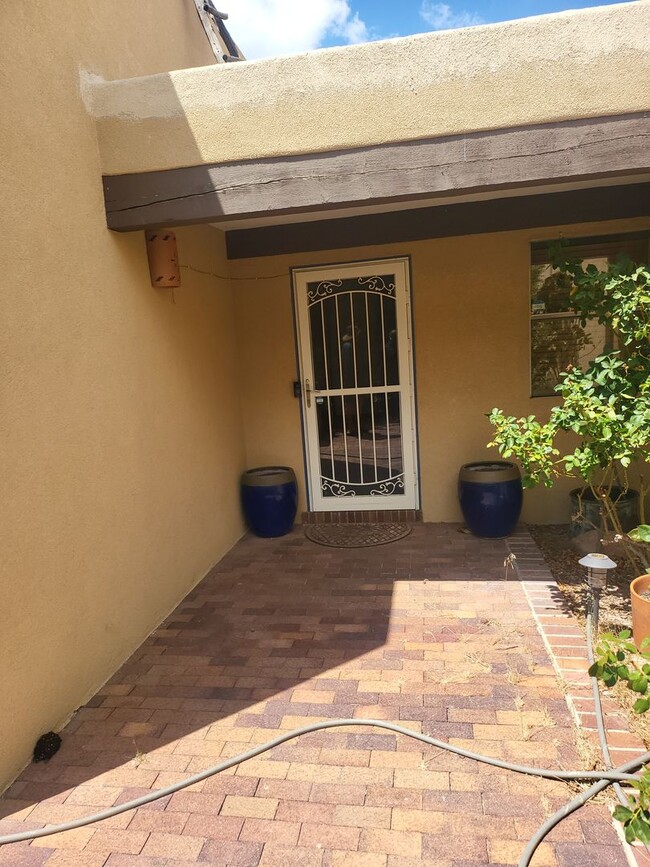 Building Photo - Sandia Heights Beauty 3 bedroom  2 bath