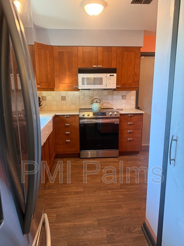 Foto del edificio - 650 Jacaranda St