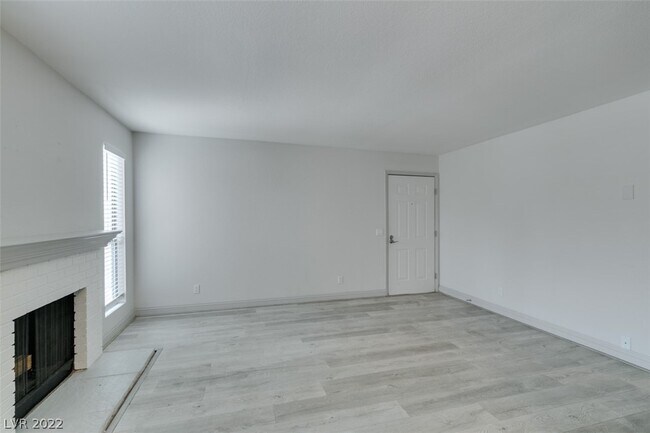 Building Photo - 2712 Sunfish Dr