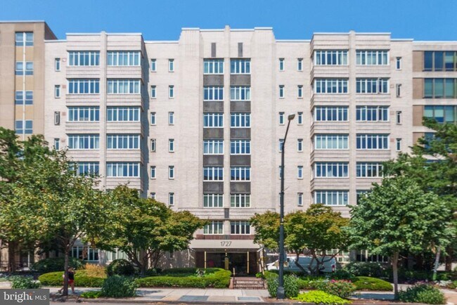 Foto del edificio - 1727 Massachusetts Ave NW