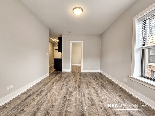 Foto del edificio - 711 W Brompton Ave
