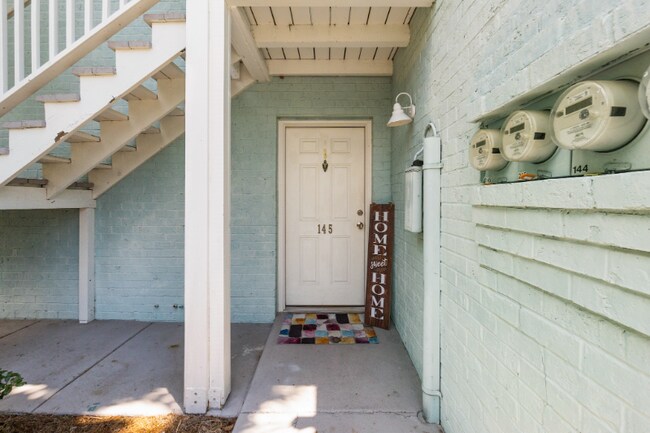 Building Photo - 3434 Blanding Blvd