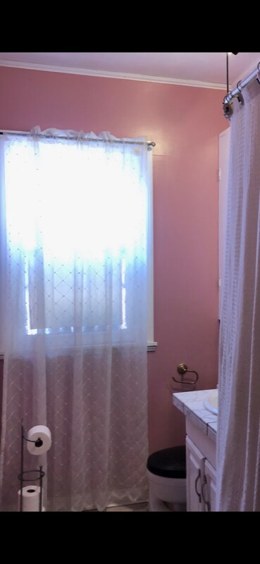 Foto del edificio - 1683 Amherst St