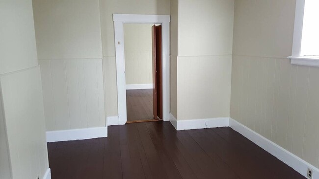 Building Photo - 51 Trull St