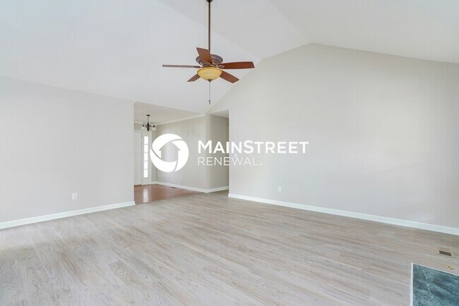 Building Photo - 4 Bedroom Pet-Friendly Home in La Vergne, ...