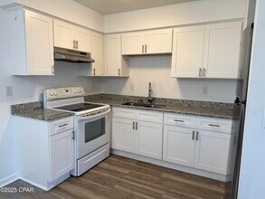 Building Photo - 130 Beulah Ave