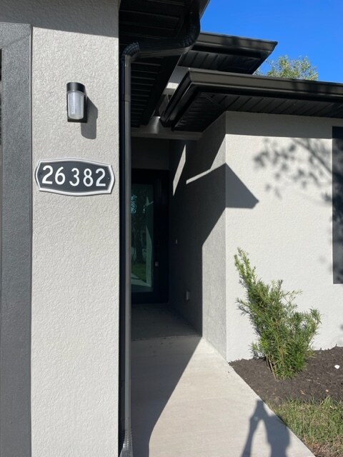 Entrada privada - 26382 Explorer Rd