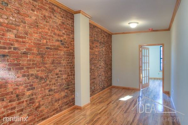 Building Photo - 674 Union St