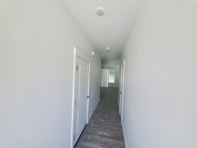 Foto del edificio - Brand New For Rent