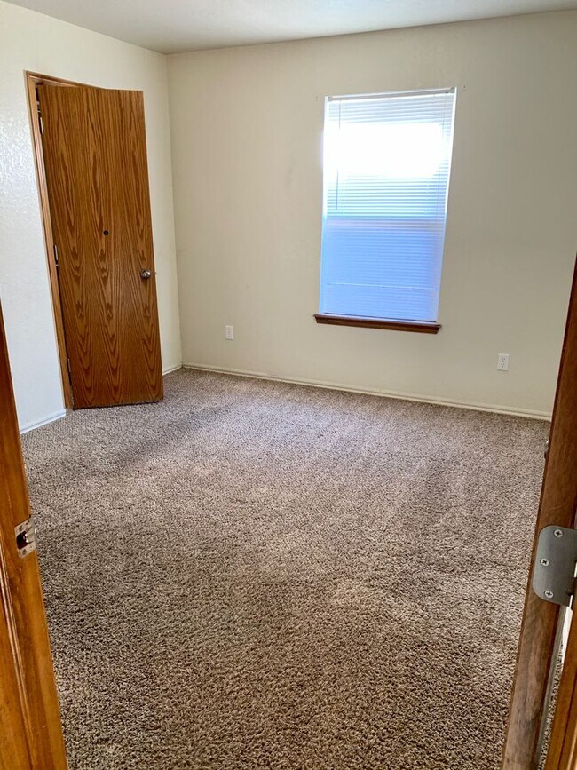 Foto del edificio - 15112 Kyle Dr