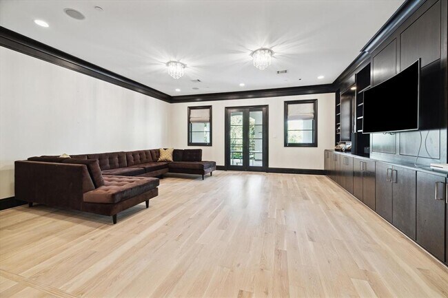 Building Photo - 826 Flint River Dr
