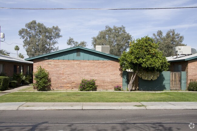 Building Photo - 1006 S Dorsey Ln