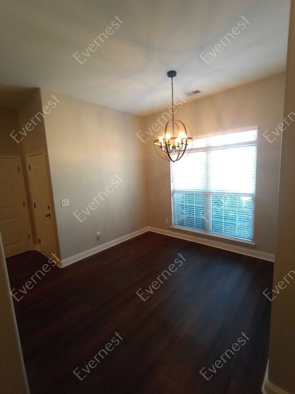Building Photo - 101 River Crest Ln