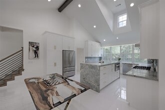 Building Photo - 11492 Majestic Dr