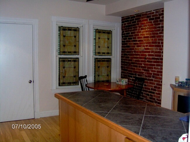 Eat in kitchen - 2 Hardwick St