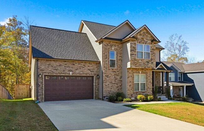 Foto del edificio - Dog Friendly Three Bedroom with Bonus in Sango!