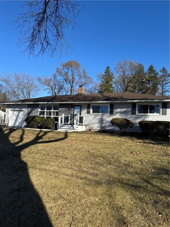 Building Photo - 548 Pinnacle Rd