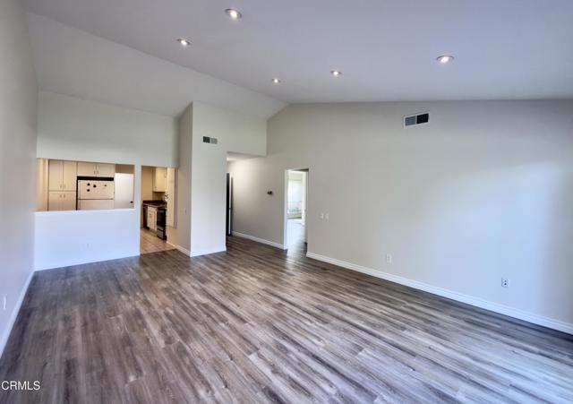 Foto del edificio - 11243 Village 11