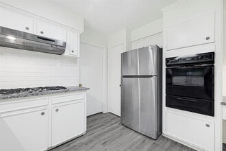 Building Photo - 1231 Country Ln
