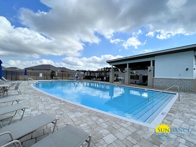 Building Photo - Stunning 4 Bedroom Home in Crestview!