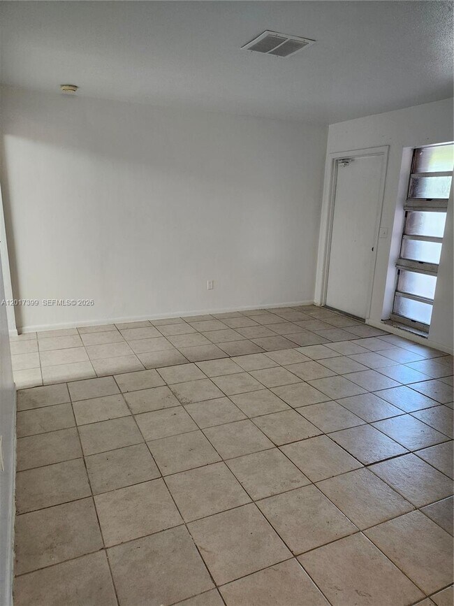 Foto del edificio - 3901 SW 51st St
