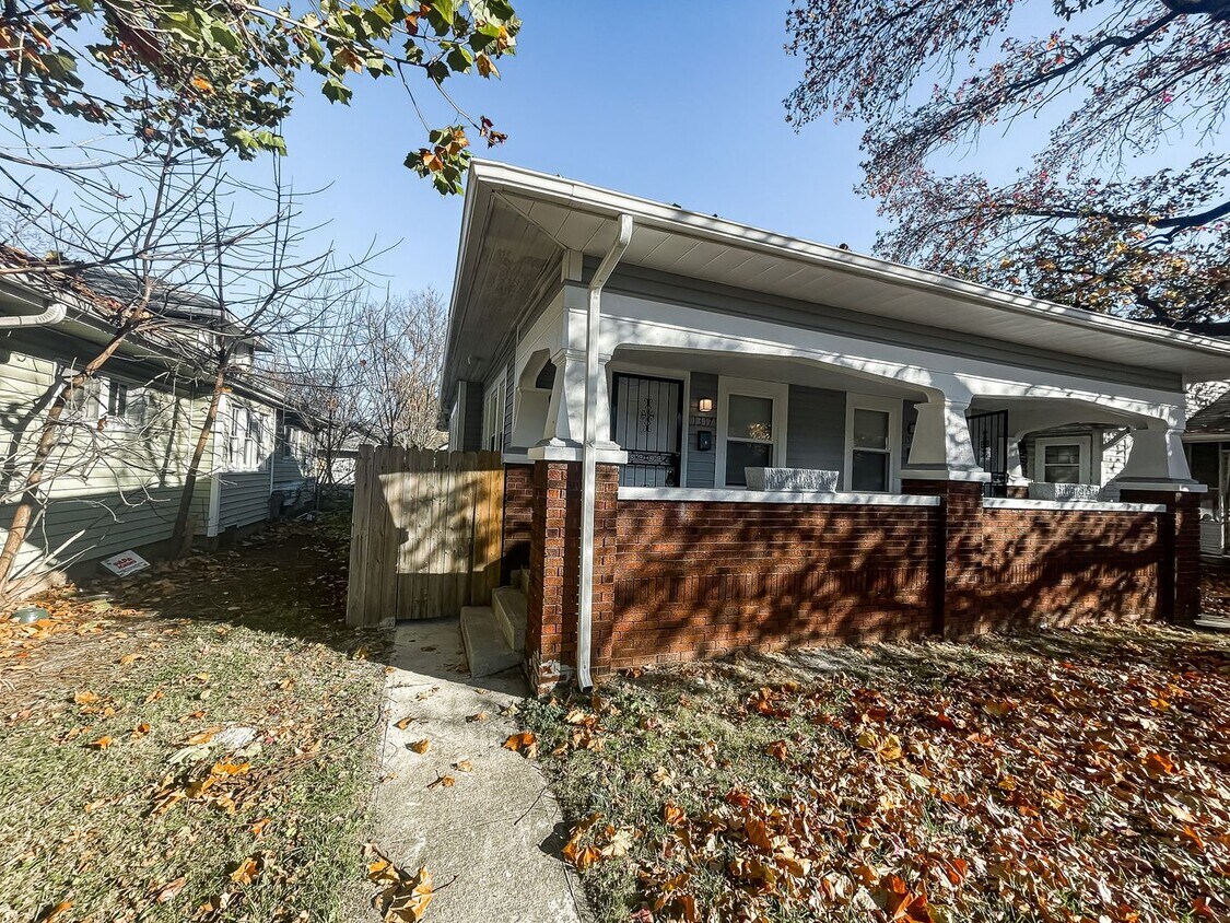 Primary Photo - 1315-1317 N Gale St