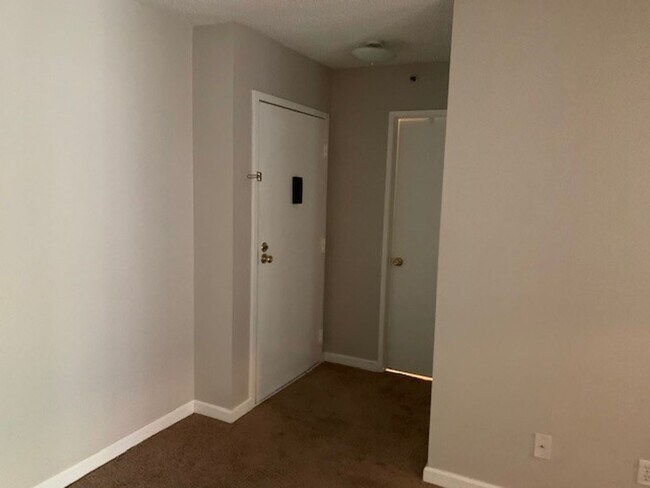 Foto del edificio - Spacious 1 Bedroom Parkway Pointe Condo!