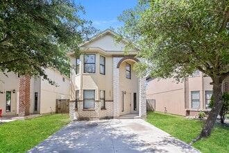 Building Photo - 2923 La Estancia Ln