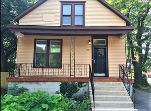 Building Photo - 619 E 142nd St