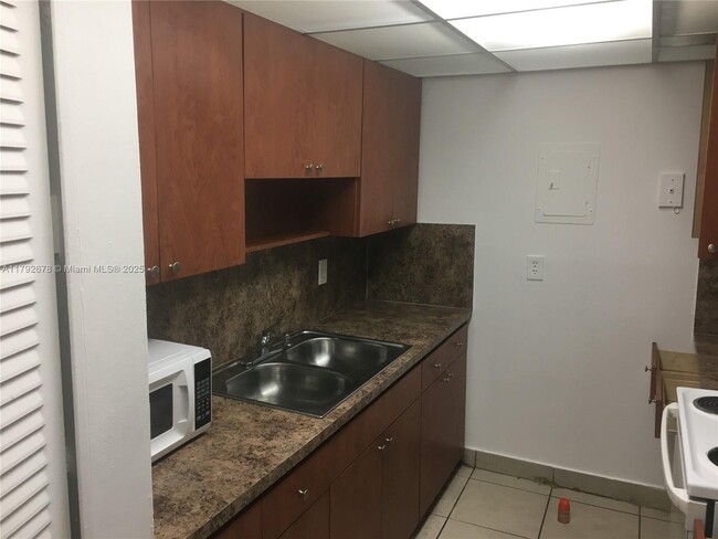 Foto del edificio - 13455 NE 10th Ave