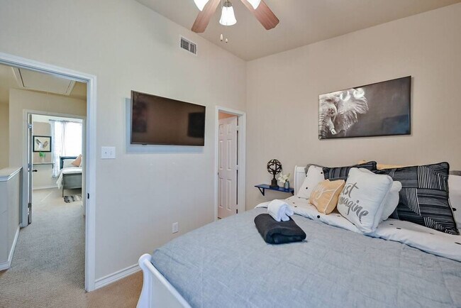 Foto del edificio - 904 E Glenn Crossett St