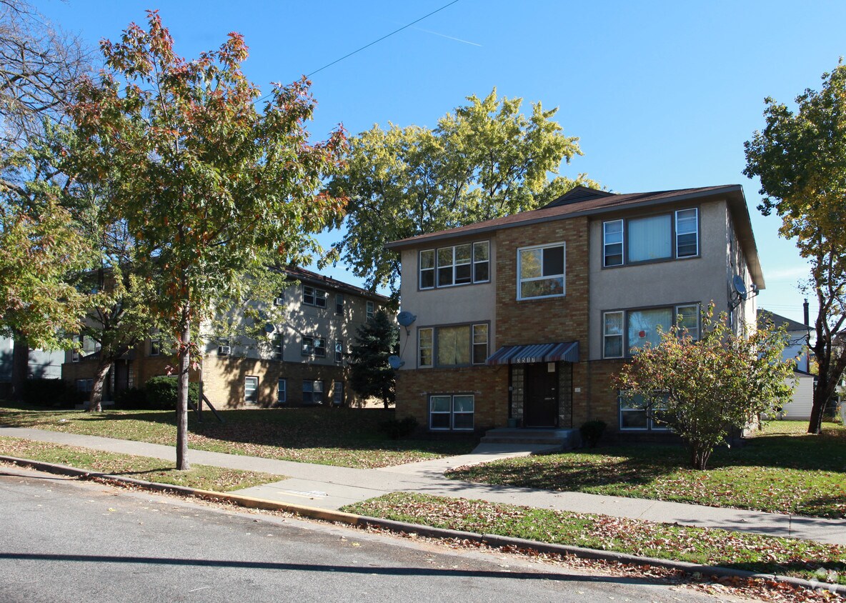 Primary Photo - 3509-3517 S Oakland Ave
