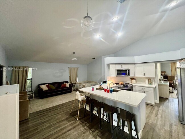 Foto del edificio - 8888 SW 59th St