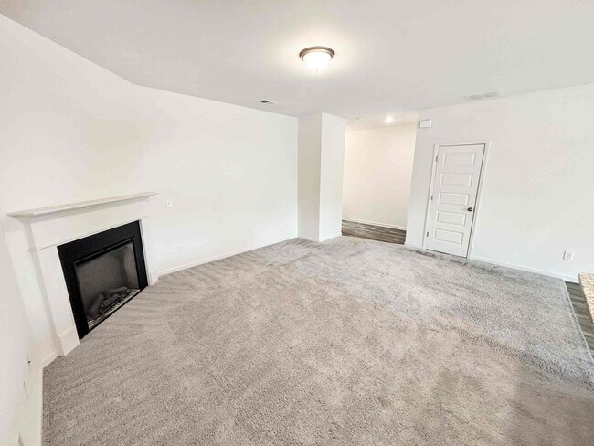Foto del edificio - 5784 Silver Lk Dr