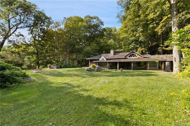 Foto del edificio - 176 Honey Hollow Rd