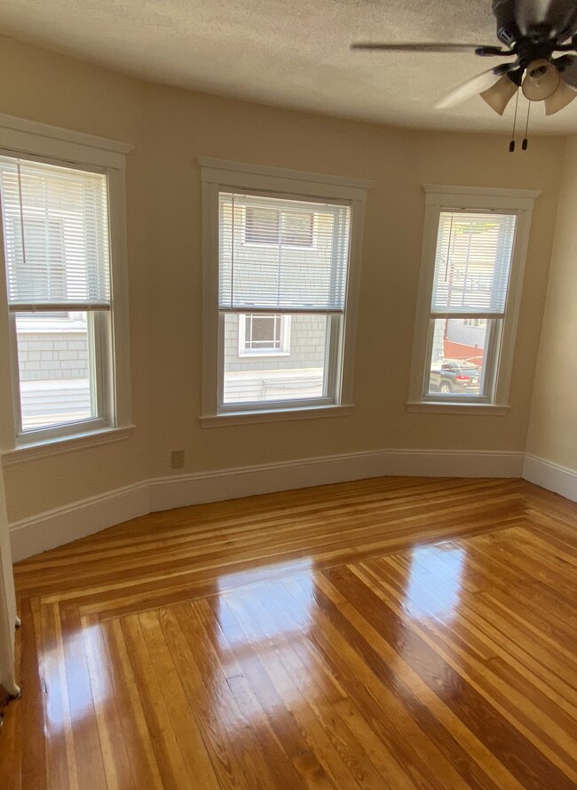 Building Photo - 93 Capen St