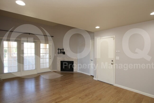 Building Photo - 30 E Brown Rd