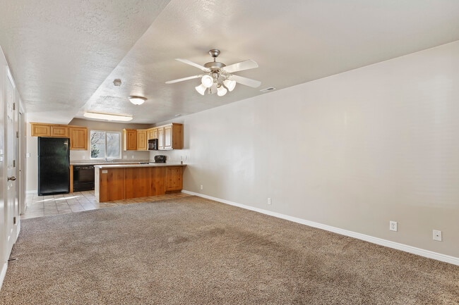 Building Photo - 1077 E 1675 S