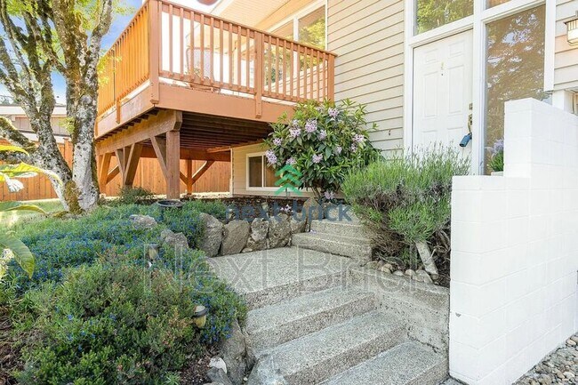 Foto del edificio - 16802 NE 6th St
