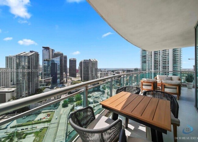 Foto del edificio - 350 S Miami Ave