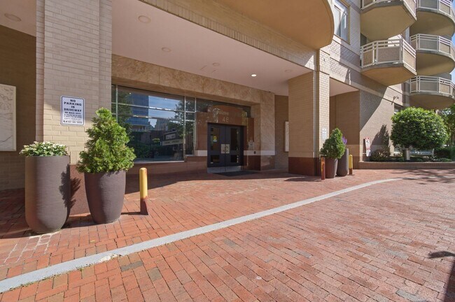 Foto del edificio - 4801 Fairmont Ave