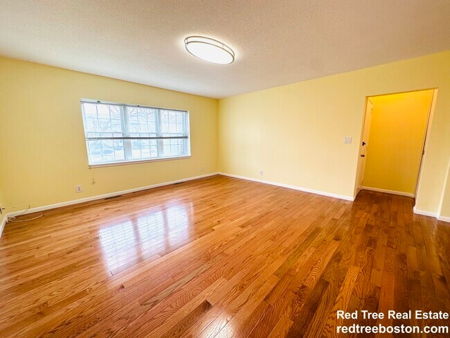 Building Photo - 162 Lake Shore Rd