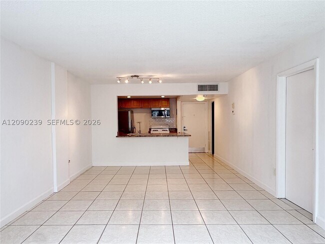 Foto del edificio - 2175 NE 170th St