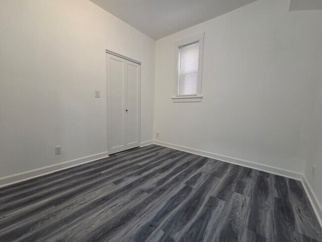 Building Photo - 5207 Galitz St