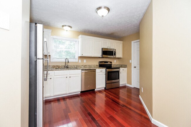 Building Photo - 7725 Pear View Ln