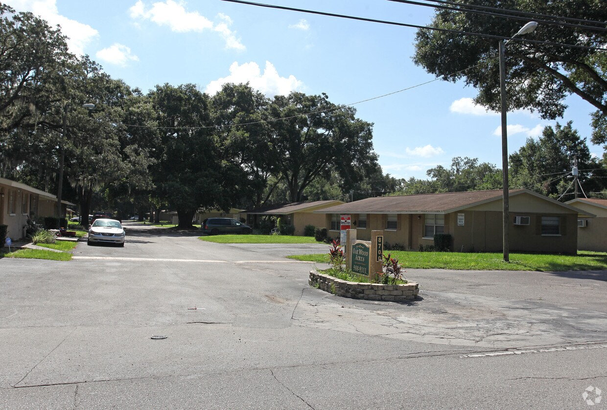 Building Photo - Oakwood