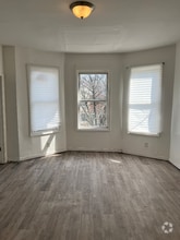 Building Photo - 205 S 10th St