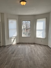 Building Photo - 205 S 10th St